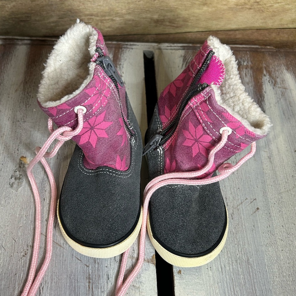 See Kai Run Guthrie Sneaker Pink Boot Toddler Girl Size 4